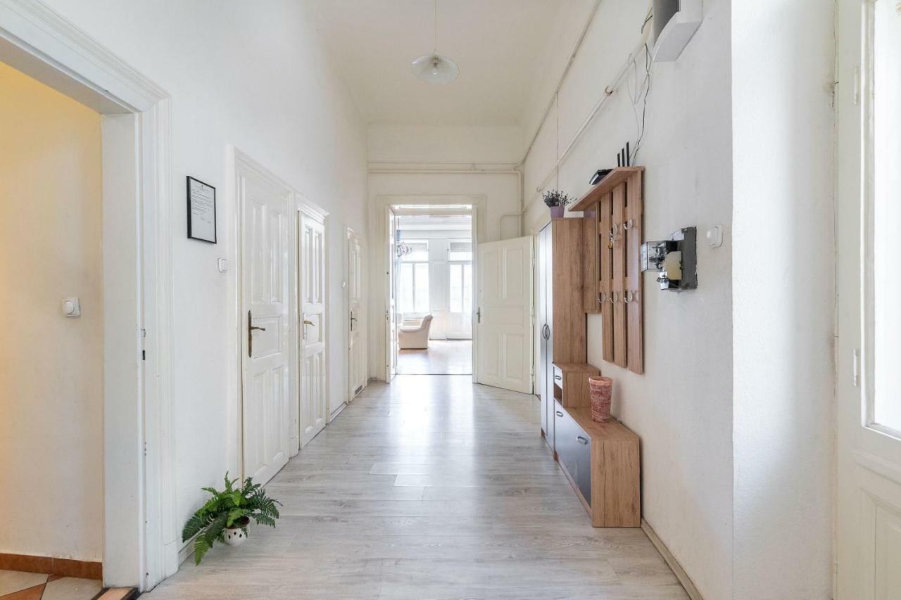 Izabella Home Boedapest Buitenkant foto