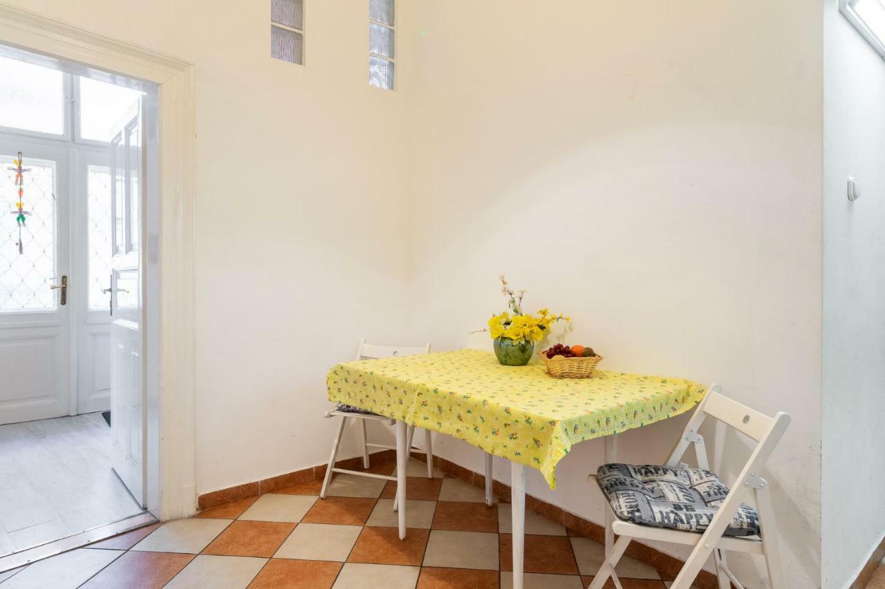 Izabella Home Boedapest Buitenkant foto