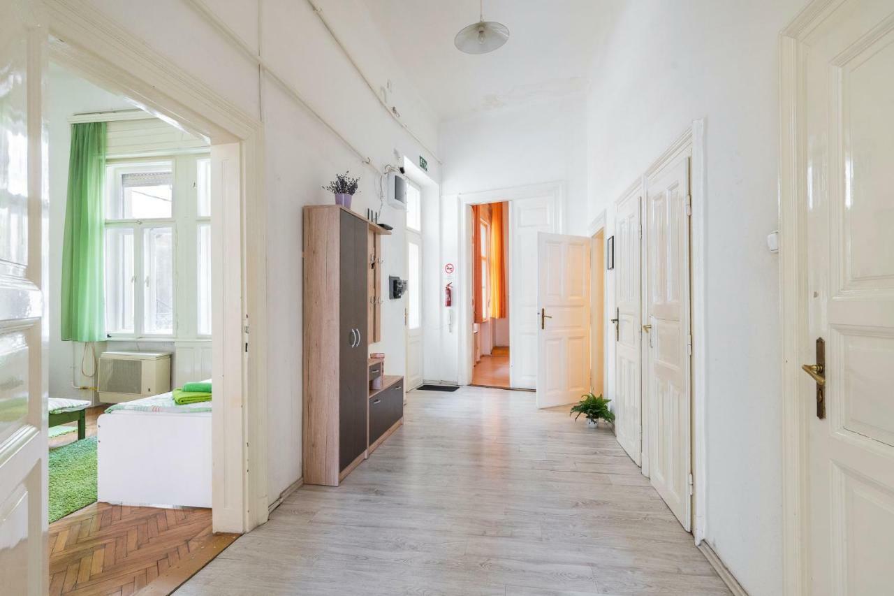 Izabella Home Boedapest Buitenkant foto