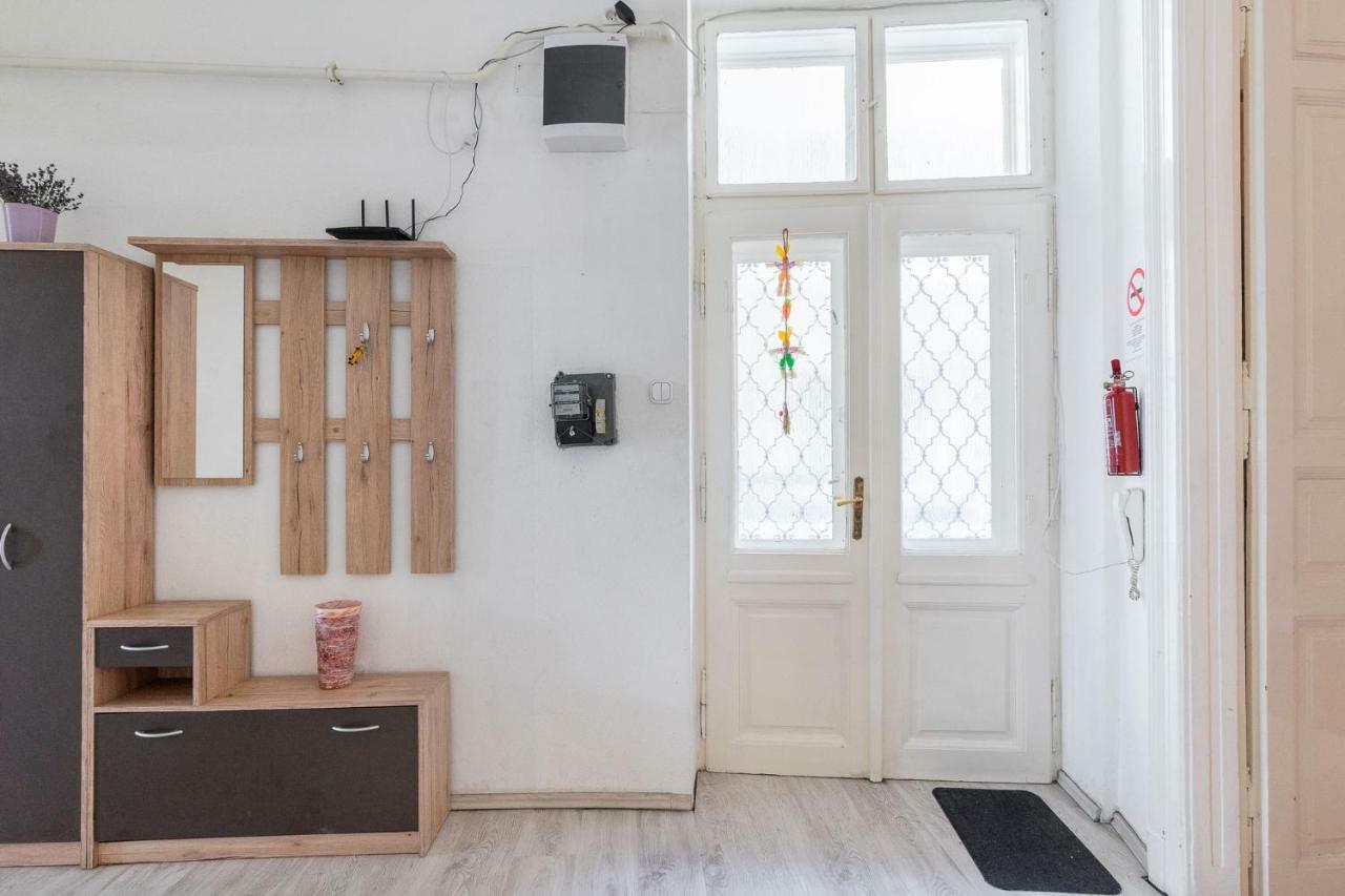 Izabella Home Boedapest Buitenkant foto