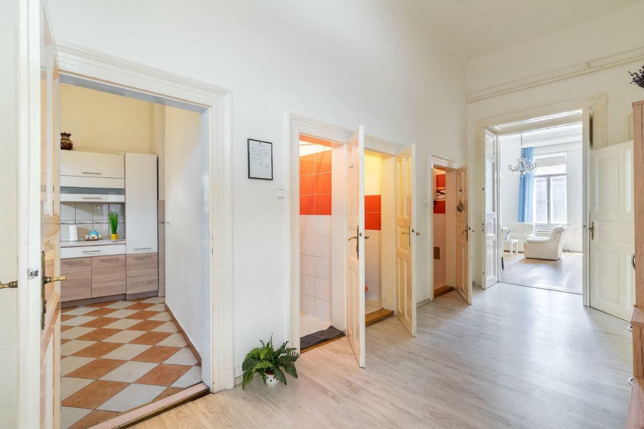 Izabella Home Boedapest Buitenkant foto